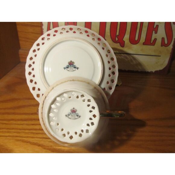 Vintage Norcrest Teacup & Saucer - Picture 4 of 4